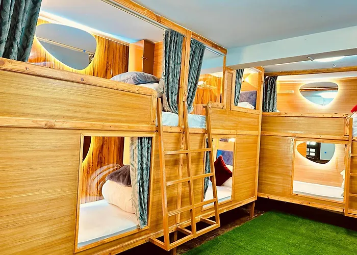 Yog Hostel- Best Social Backpacker Hostel In Thamel -Rooftop-Capsule Bunks Ac